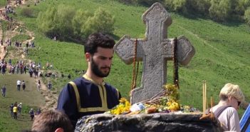 “ეკლესიიდან გაფითრებული გამოვიდა, თან ტიროდა და ამბობდა თქვენ მაინც არ დამიჯერებთ და არაფერს გეტყვითო…” – რა მოხდა ლომისობაზე