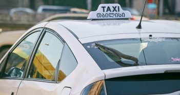 “წამალი ვიყიდე და ტაქსით სახლში წავედი..” – სახლის კართან მისულმა მძღოლმა ჯიბეში ხელი ჩაიყო და მოულოდნელად ისეთ რამ გააკეთა ახლაც ვერ ვიჯერებ