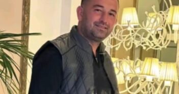 “დაჭრილი მამაკაცი ძირს გდია და შველას ითხოვს, გარშემო მყოფი ხალხი კი უბრალოდ უყურებს..” – ნახეთ ვინ არის მოკლული და რა გადაიღო სათვალთვალო კამერამ (ვიდეო)